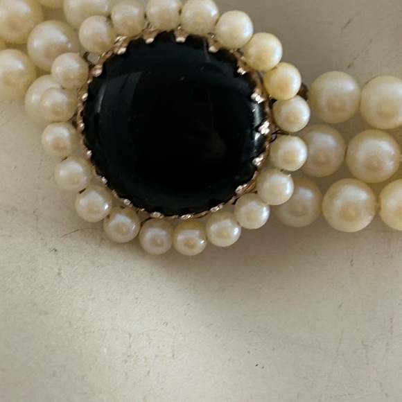 Elegant Pearl and Black Bead Necklace - Picture 7 of 8
